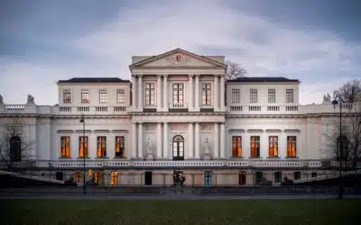 Debatclub bij De stem van jong Nederland in provinciehuis Haarlem